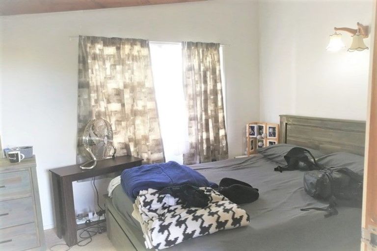 Photo of property in 2/233 Birkdale Road, Birkdale, Auckland, 0626