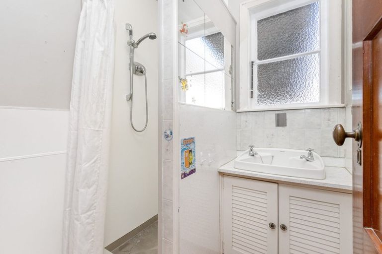 Photo of property in 82 Latham Street, Marewa, Napier, 4110