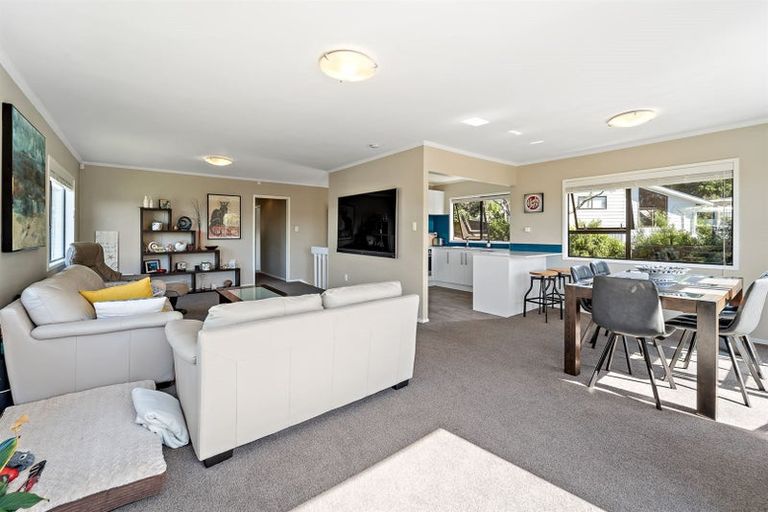 Photo of property in 10 Kenneth Hopper Place, Manly, Whangaparaoa, 0930