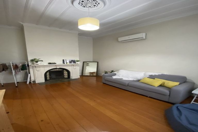 Photo of property in 1/4 George Street, Mangere East, Auckland, 2024