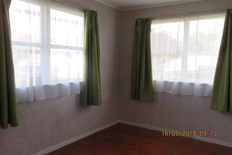 Photo of property in 16 Ascot Avenue, Henderson, Auckland, 0610