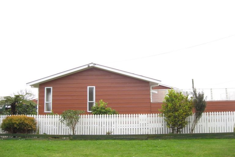 Photo of property in 9 Whitcombe Street, Lepperton, New Plymouth, 4373