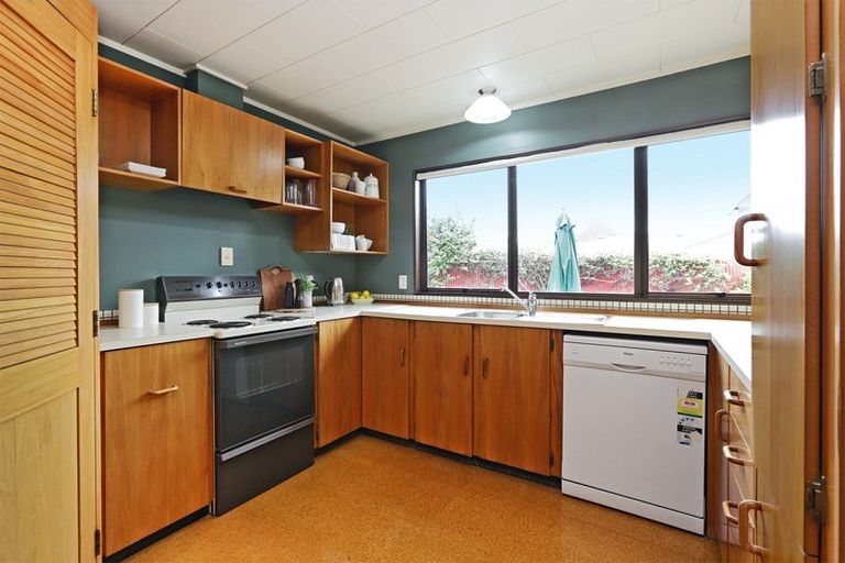 Photo of property in 22 Perry Crescent, Greenmeadows, Napier, 4112