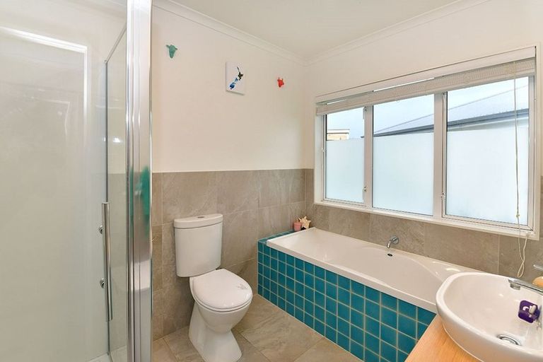 Photo of property in 17a Rapson Road, Kaukapakapa, 0871