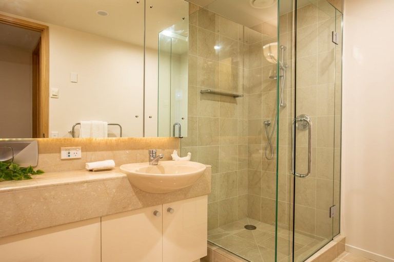 Photo of property in 1/308 Oriental Parade, Oriental Bay, Wellington, 6011