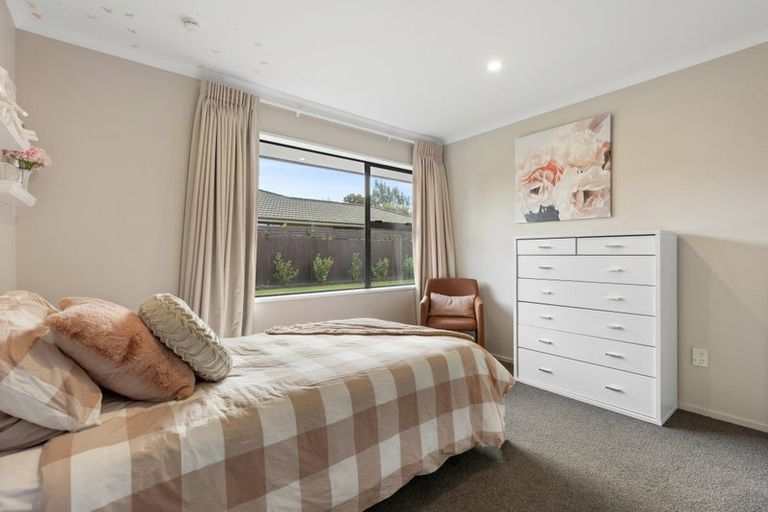Photo of property in 10 Fuchsia Place, Halswell, Christchurch, 8025
