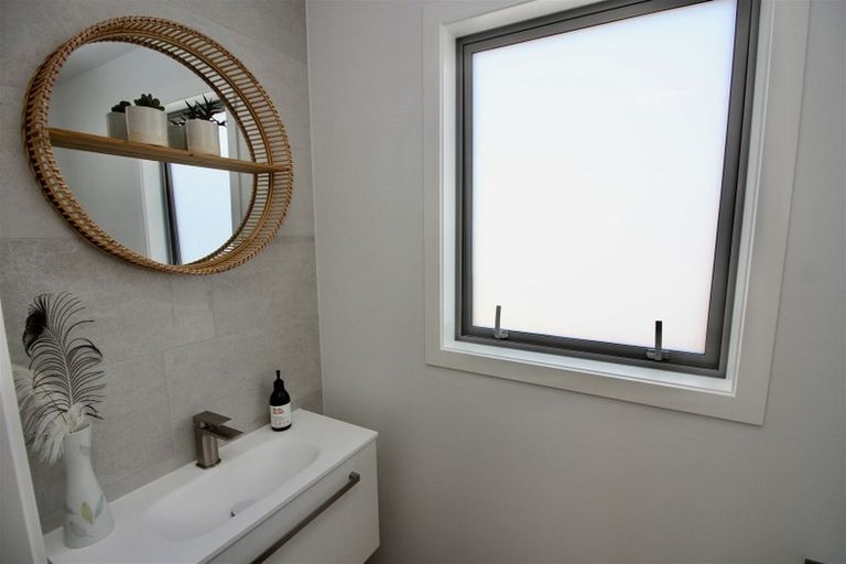 Photo of property in 16 Ngaroma Crescent, Whitianga, 3510