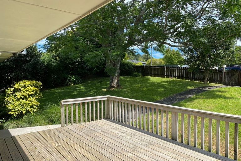 Photo of property in 23 Ellice Road, Totara Vale, Auckland, 0629