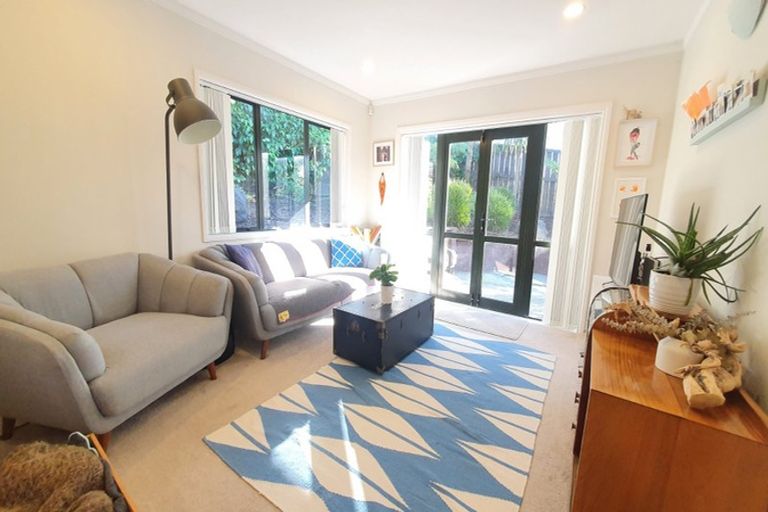 Photo of property in 52a Birdwood Road, Swanson, Auckland, 0612