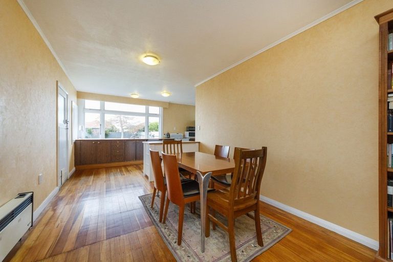 Photo of property in 7 Hobson Place, Takaro, Palmerston North, 4412
