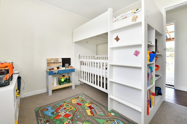 Photo of property in 2 Matai Road, Stanmore Bay, Whangaparaoa, 0932