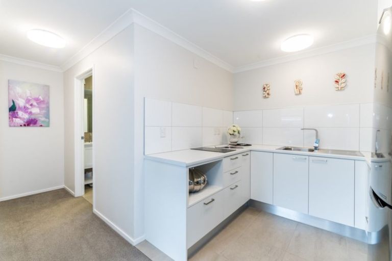 Photo of property in 2/2 Ocean View Road, Milford, Auckland, 0620