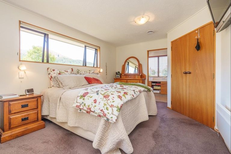 Photo of property in 22 Hood Crescent, Arrowtown, 9302