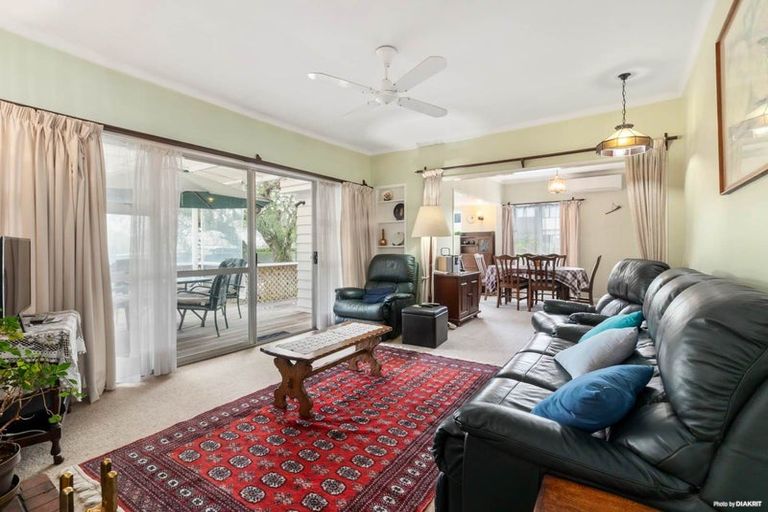 Photo of property in 30 Hutchinsons Road, Bucklands Beach, Auckland, 2014