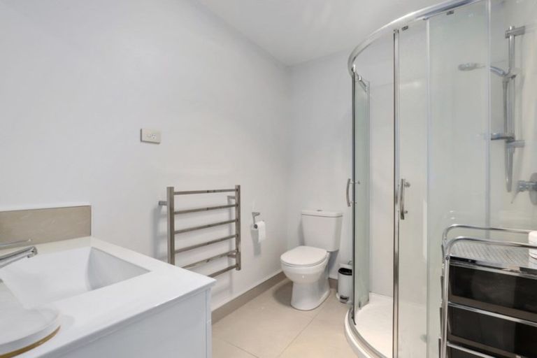 Photo of property in 1/4 Littler Place, Hamilton East, Hamilton, 3216