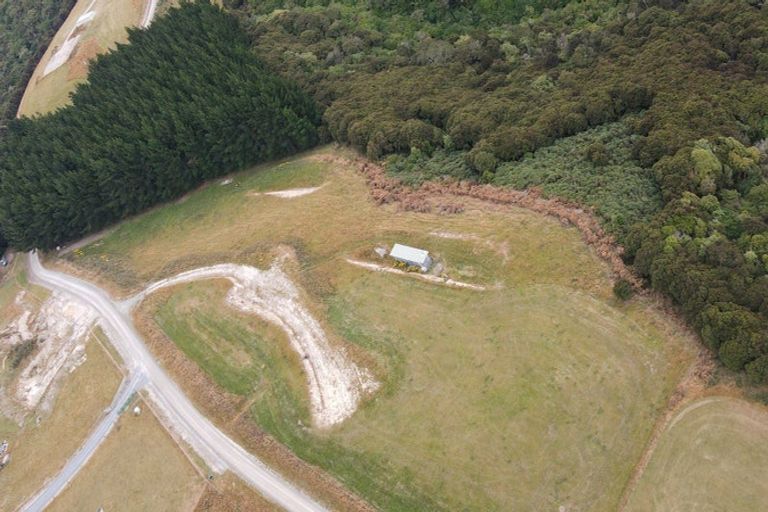 Photo of property in 99 Kahu Ridge, Taieri Beach, Taieri Mouth, 9091