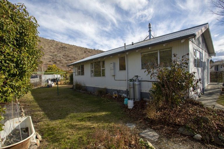 Photo of property in 19 Teal Crescent, Omarama, 9412