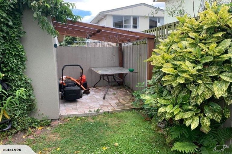 Photo of property in 2/17 Seddon Street, Sydenham, Christchurch, 8023