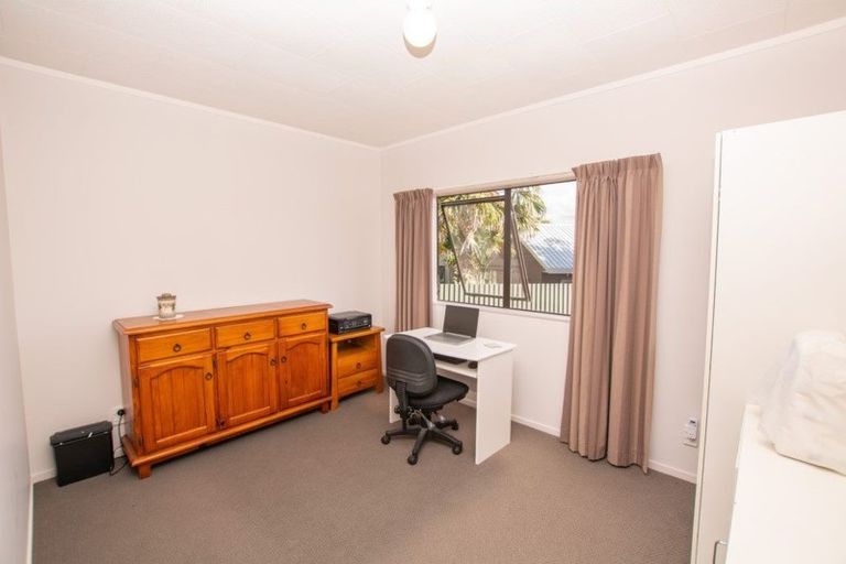 Photo of property in 33b Lyn Grove, Papamoa Beach, Papamoa, 3118