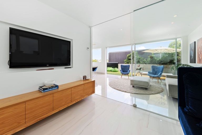 Photo of property in 9 Shirley Road, Grey Lynn, Auckland, 1021