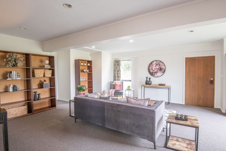 Photo of property in 6 Maracas Crescent, Grenada Village, Wellington, 6037