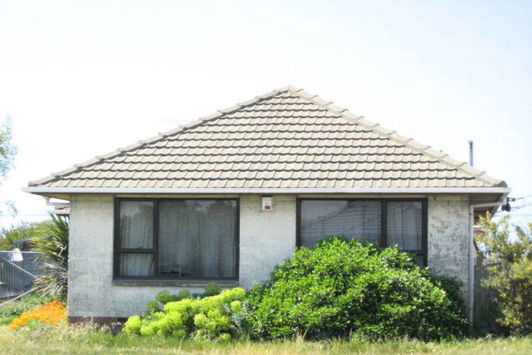 Photo of property in 2 Tomrich Street, Aranui, Christchurch, 8061