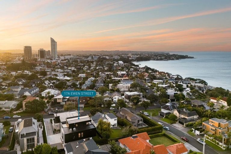 Photo of property in 17a Ewen Street, Hauraki, Auckland, 0622