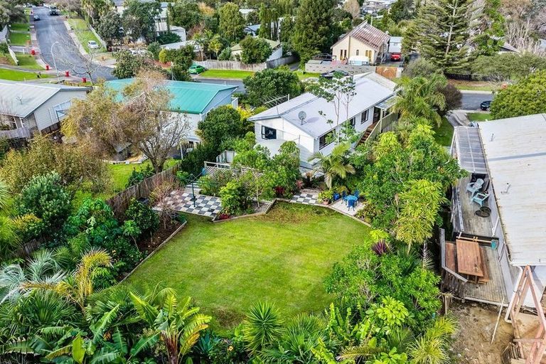 Photo of property in 60 Brian Crescent, Stanmore Bay, Whangaparaoa, 0932