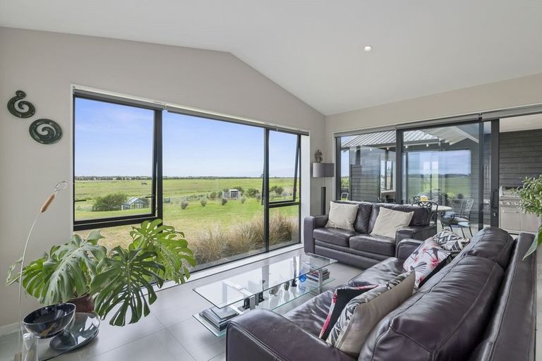 Photo of property in 161 Harakeke Road, Te Horo, Otaki, 5581
