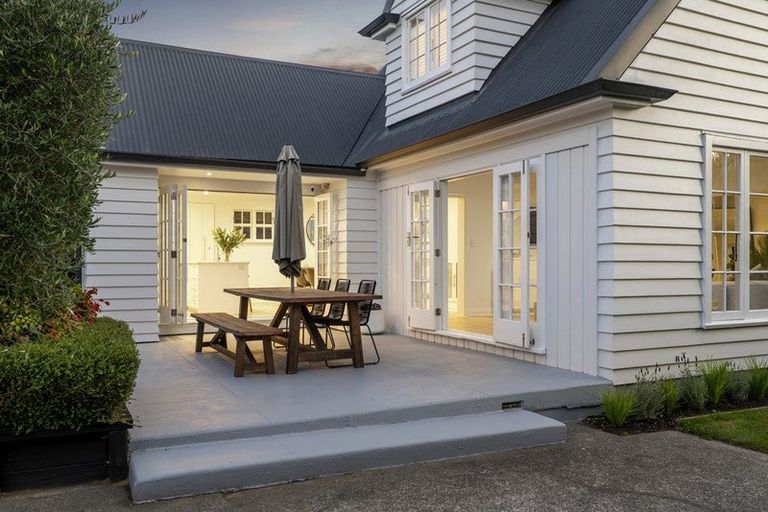 Photo of property in 66 Memorial Avenue, Ilam, Christchurch, 8053