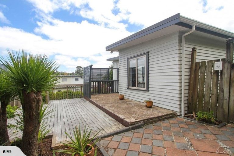 Photo of property in 2/596 Whangaparaoa Road, Stanmore Bay, Whangaparaoa, 0932
