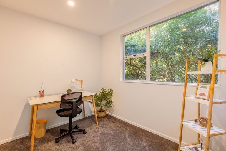Photo of property in 119 Mount Pleasant Road, Mount Pleasant, Christchurch, 8081