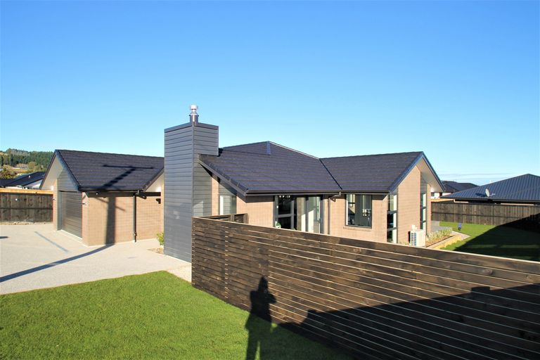 Photo of property in 91 Wingatui Road, Mosgiel, 9024