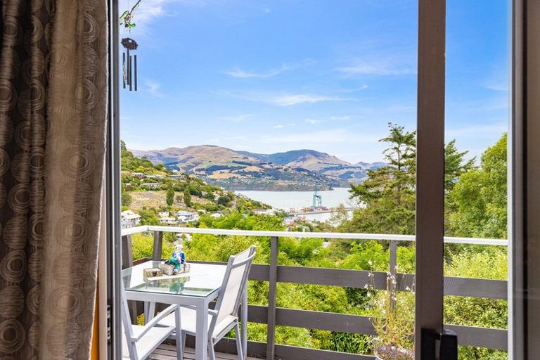 Photo of property in 17 Days Road, Lyttelton, 8082