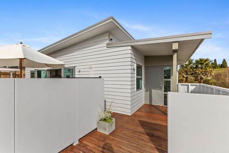 Photo of property in 13a Heta Road, Highlands Park, New Plymouth, 4312