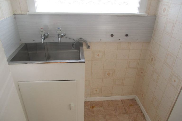 Photo of property in 3 Churchill Street, Levin, 5510