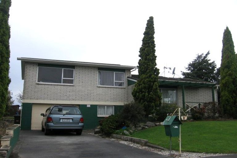 Photo of property in 4 Waltham Court, Cloverlea, Palmerston North, 4412