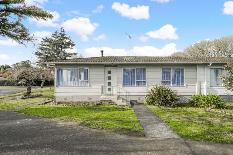 Photo of property in 1/10 Gloaming Place, Conifer Grove, Takanini, 2112