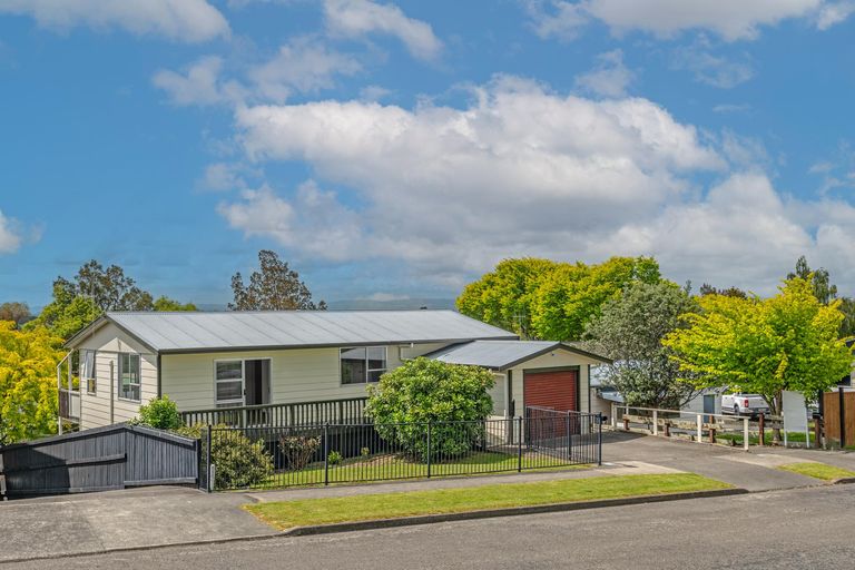 Photo of property in 3a Taupo Terrace, Feilding, 4702