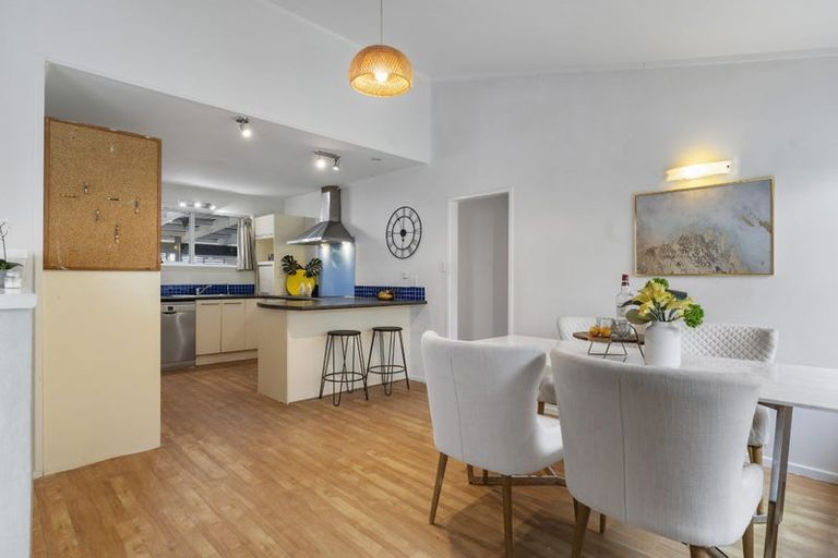 Photo of property in 3 Willowbrook Place, Titirangi, Auckland, 0604