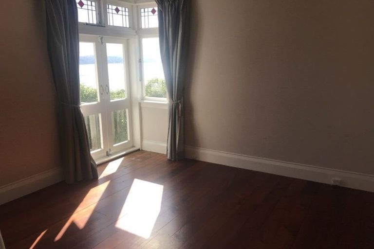 Photo of property in 15 Palliser Road, Roseneath, Wellington, 6011