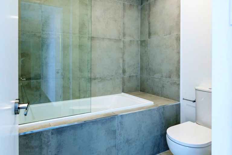 Photo of property in 14 Papai Lane, Massey, Auckland, 0614