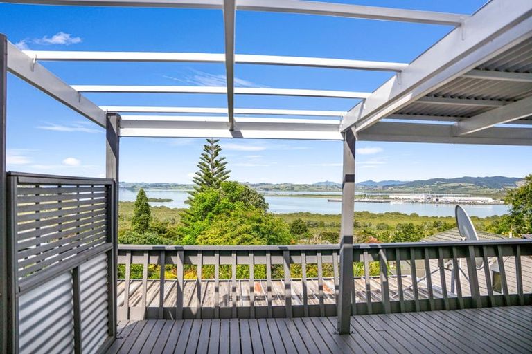 Photo of property in 72 West View Crescent, Onerahi, Whangarei, 0110