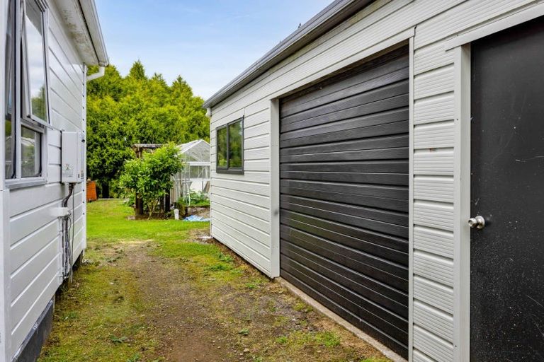 Photo of property in 20 Dudley Road Lower, Inglewood, 4386