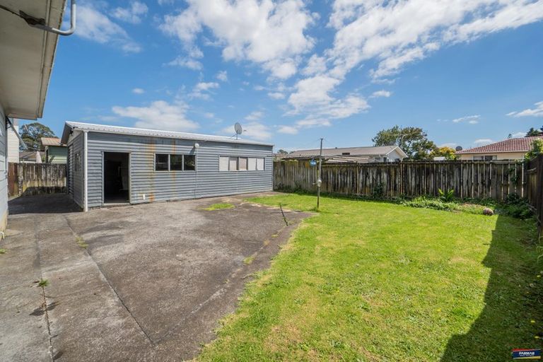 Photo of property in 11 Funnell Place, Manurewa, Auckland, 2102