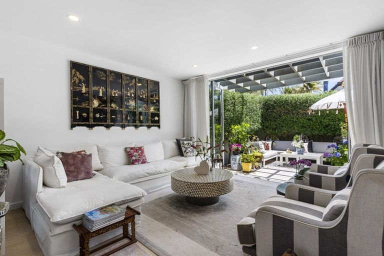 Photo of property in 10/4 Campbell Road, Takapuna, Auckland, 0622