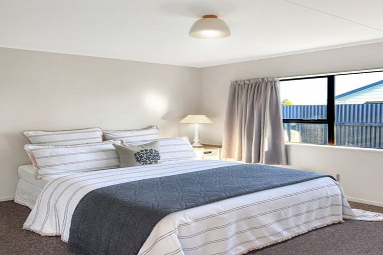 Photo of property in 1 Perry Crescent, Greenmeadows, Napier, 4112