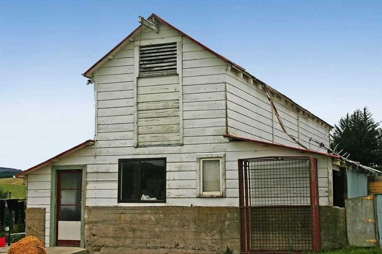 Photo of property in 1 Brown Road, Lawrence, 9593