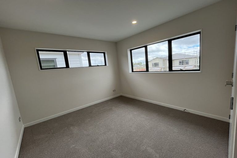 Photo of property in 20 Kapeta Lane, Karaka, 2113