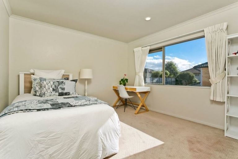 Photo of property in 26 Laurel Oak Drive, Schnapper Rock, Auckland, 0632